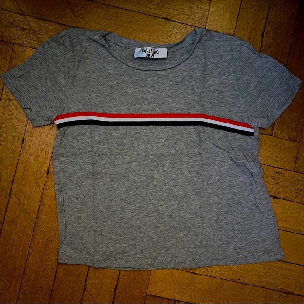 🤍LESTERS T SHIRT🤍